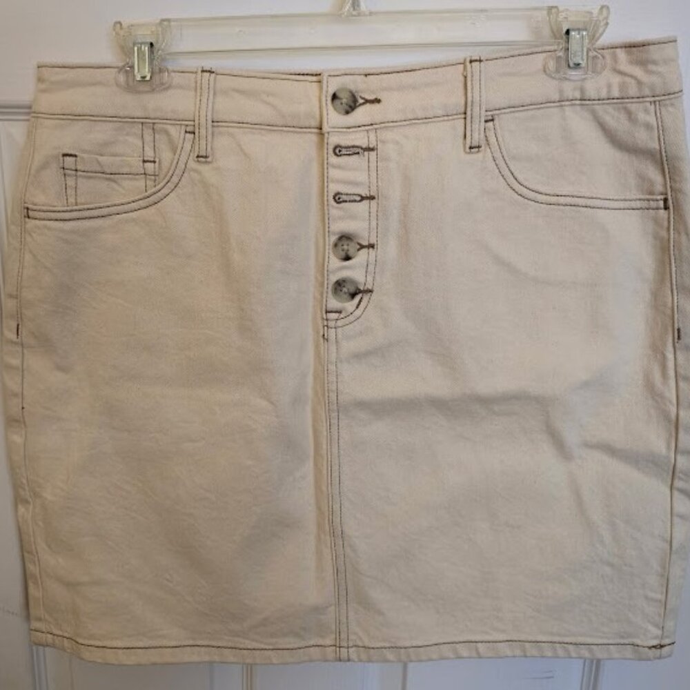 NWT Torrid Mini Skirt Size 12